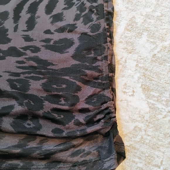 NWT L DKNY Purple And Black Animal Print Micromesh Short Sleeve Ruched Top NEW - Picture 8 of 11